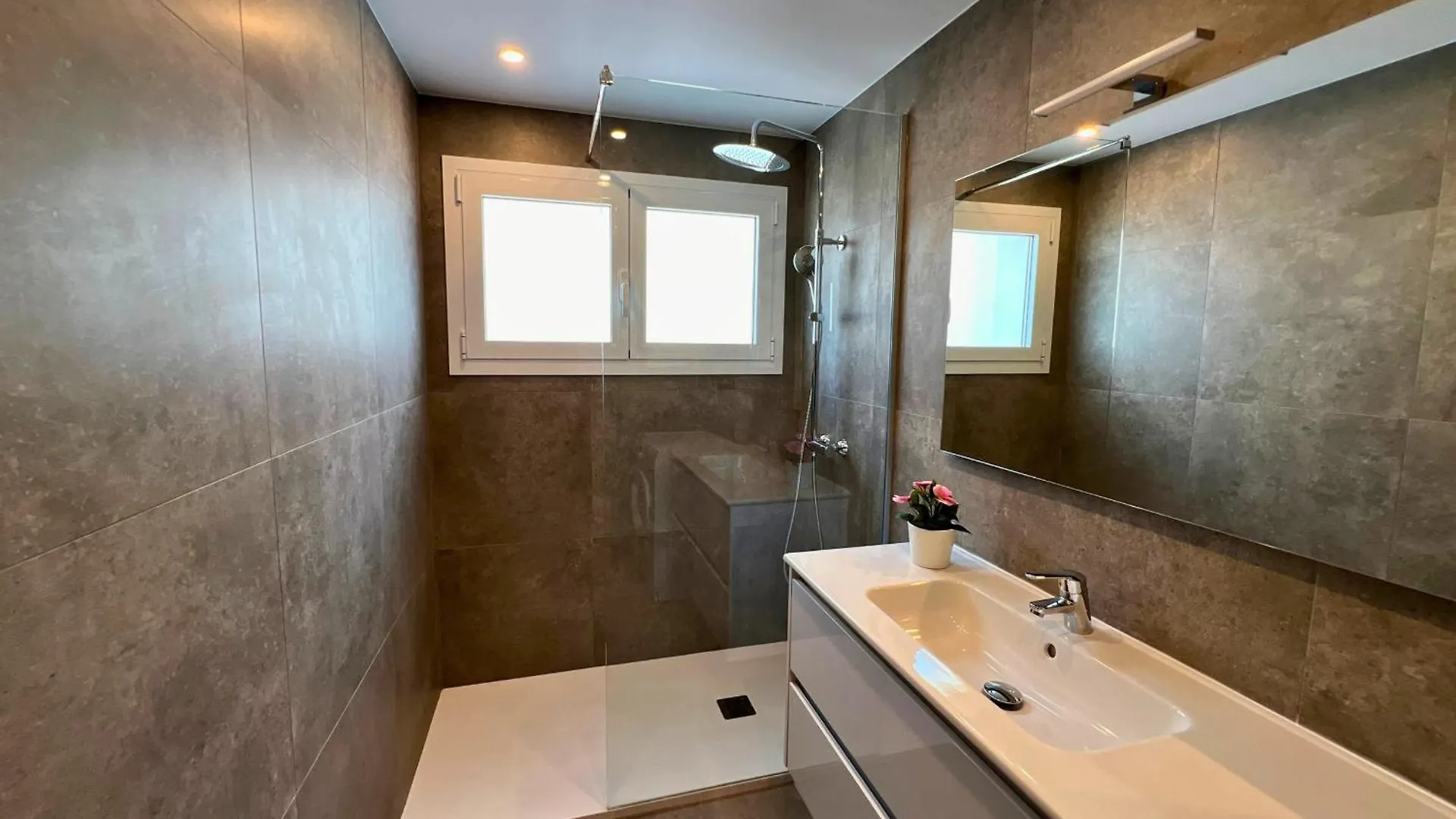 Europa 36 Apartman Roses